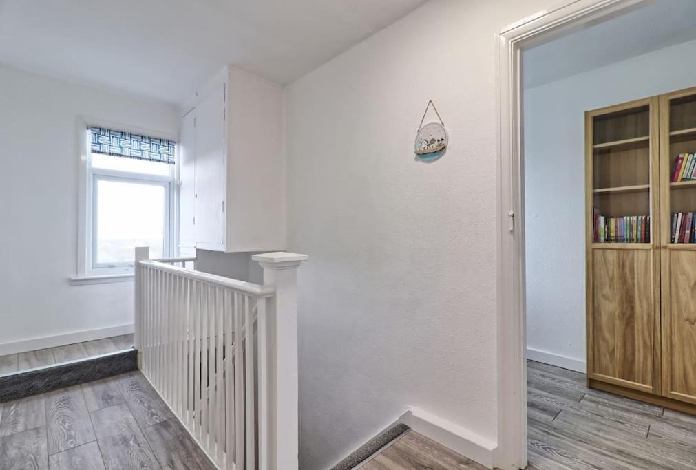 High View House, 3 Bed Flat, Number 41a Apartment *