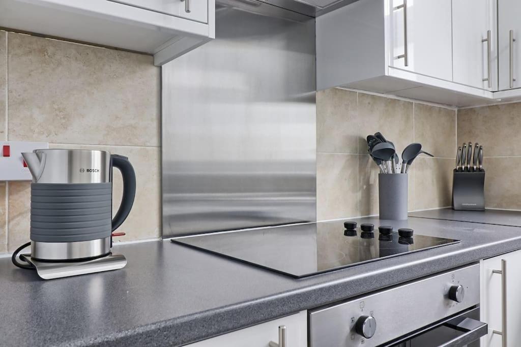 High View House, 3 Bed Flat, Number 41a Apartment