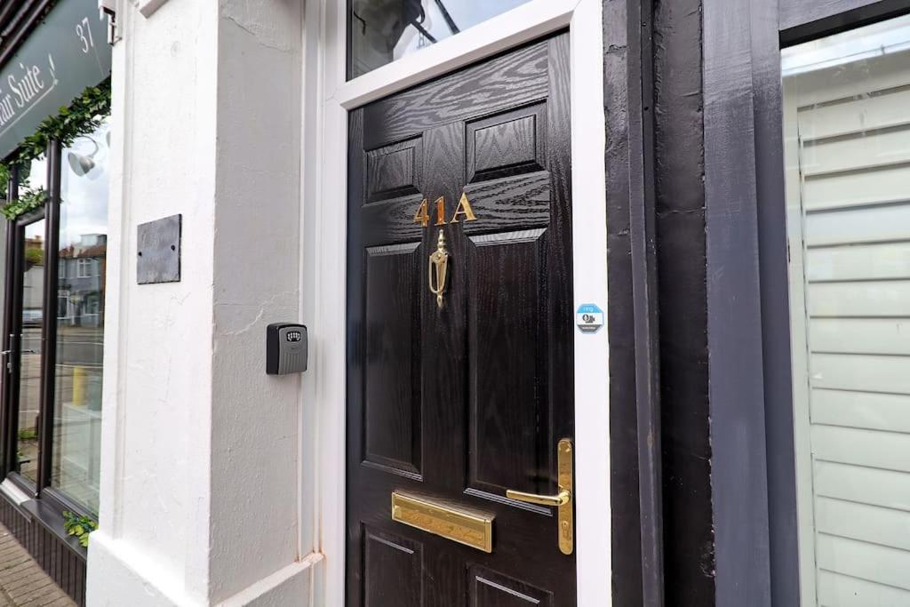 High View House, 3 Bed Flat, Number 41a *